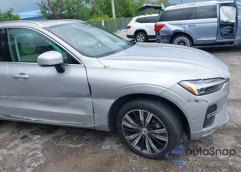 2023 Volvo Xc60 B5 Plus Bright Theme z USA, uszkodzony, nr VIN YV4L12RE4P1261427